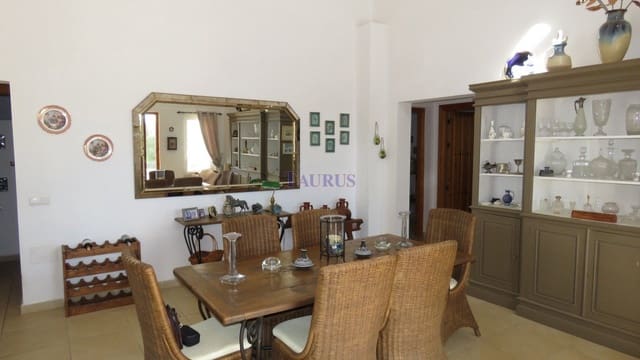 4 soveværelse Villa til salg i Canillas de Aceituno med swimmingpool garage - € 449.000 (Ref: 7473583)