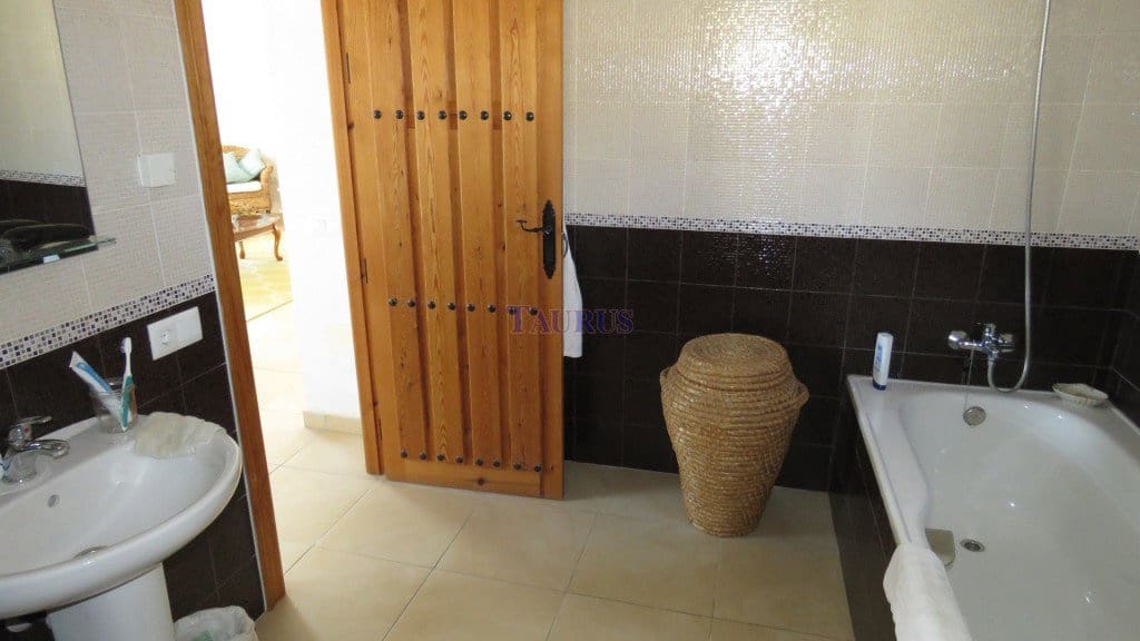 4 soveværelse Villa til salg i Canillas de Aceituno med swimmingpool garage - € 449.000 (Ref: 7473583)