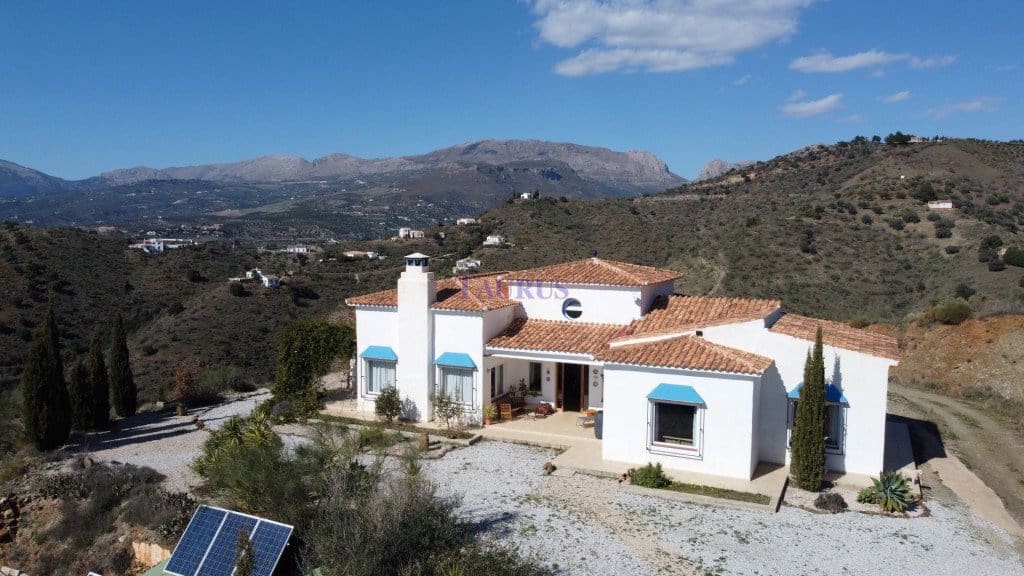 4 soveværelse Villa til salg i Canillas de Aceituno med swimmingpool garage - € 449.000 (Ref: 7473583)