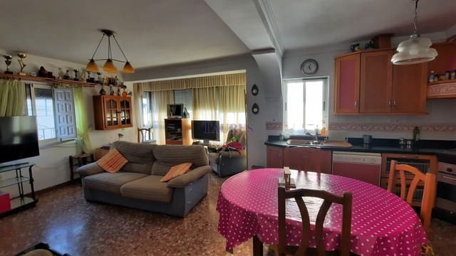 7 sovrum Hus till salu i Sayalonga - 180 000 € (Ref: 7473589)