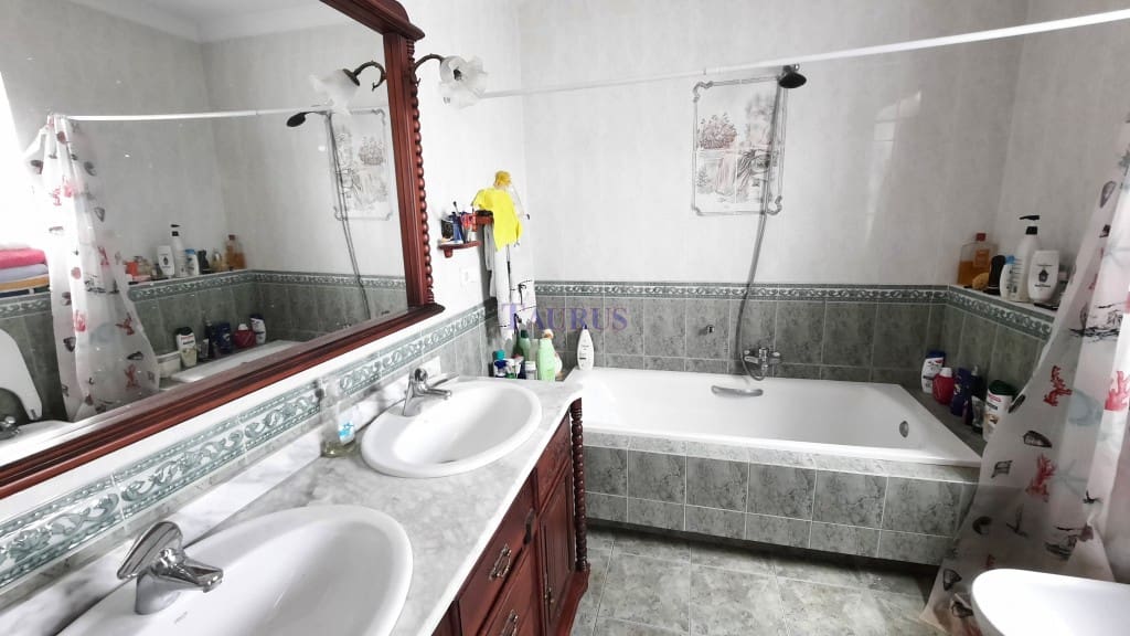 7 sovrum Hus till salu i Sayalonga - 180 000 € (Ref: 7473589)