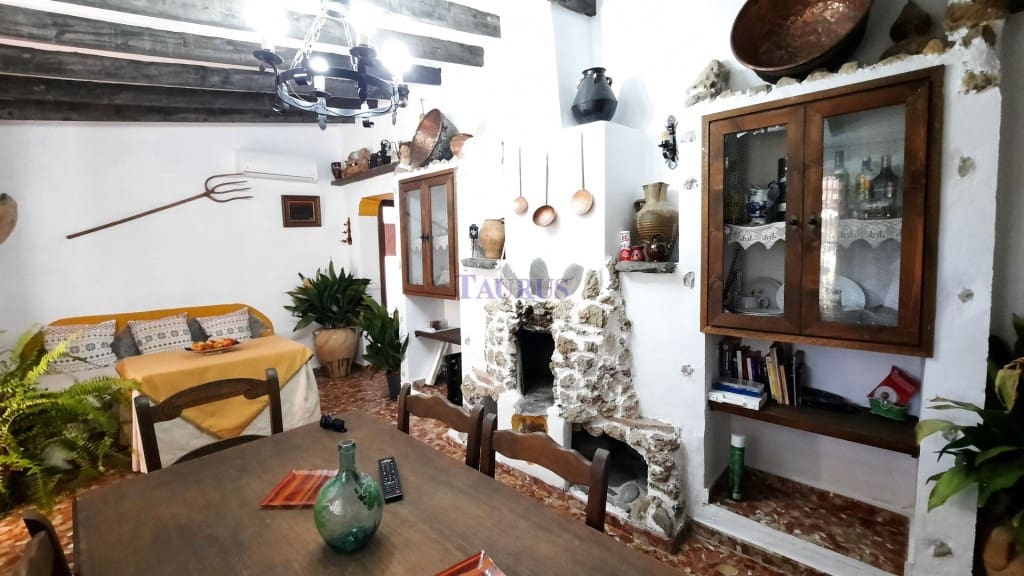 3 soveværelse Villa til salg i Sedella med swimmingpool - € 225.000 (Ref: 7473598)