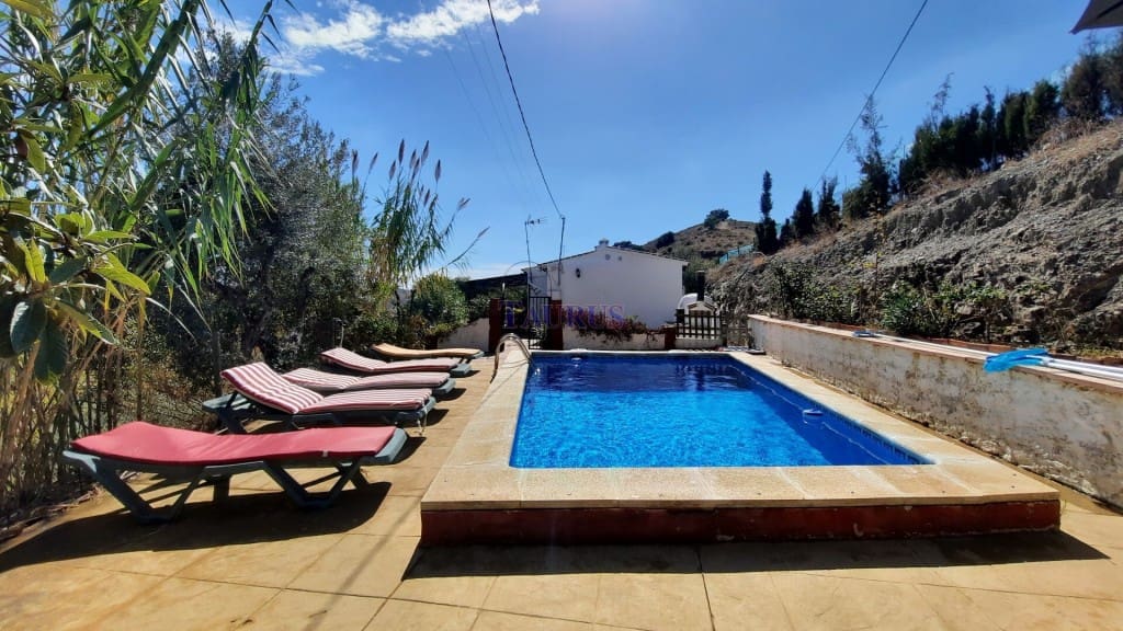 3 soveværelse Villa til salg i Sedella med swimmingpool - € 225.000 (Ref: 7473598)