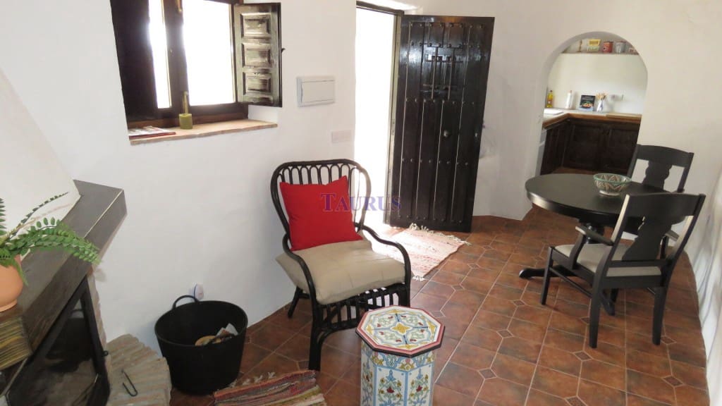 5 soveværelse Villa til salg i Competa med swimmingpool - € 399.950 (Ref: 7473599)