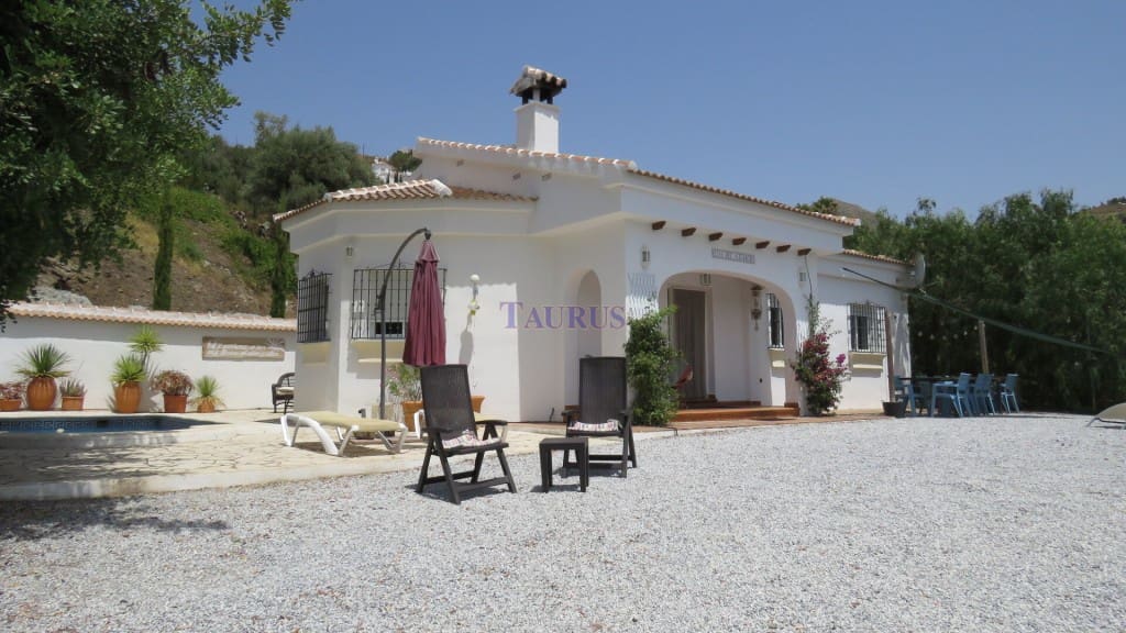 5 soveværelse Villa til salg i Competa med swimmingpool - € 399.950 (Ref: 7473599)