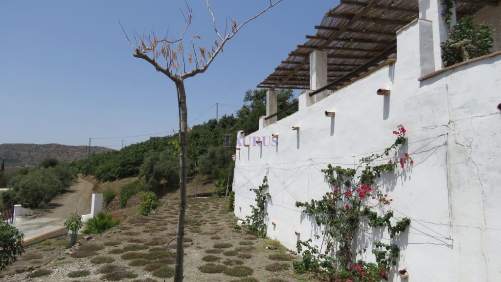 5 soveværelse Villa til salg i Competa med swimmingpool - € 399.950 (Ref: 7473599)