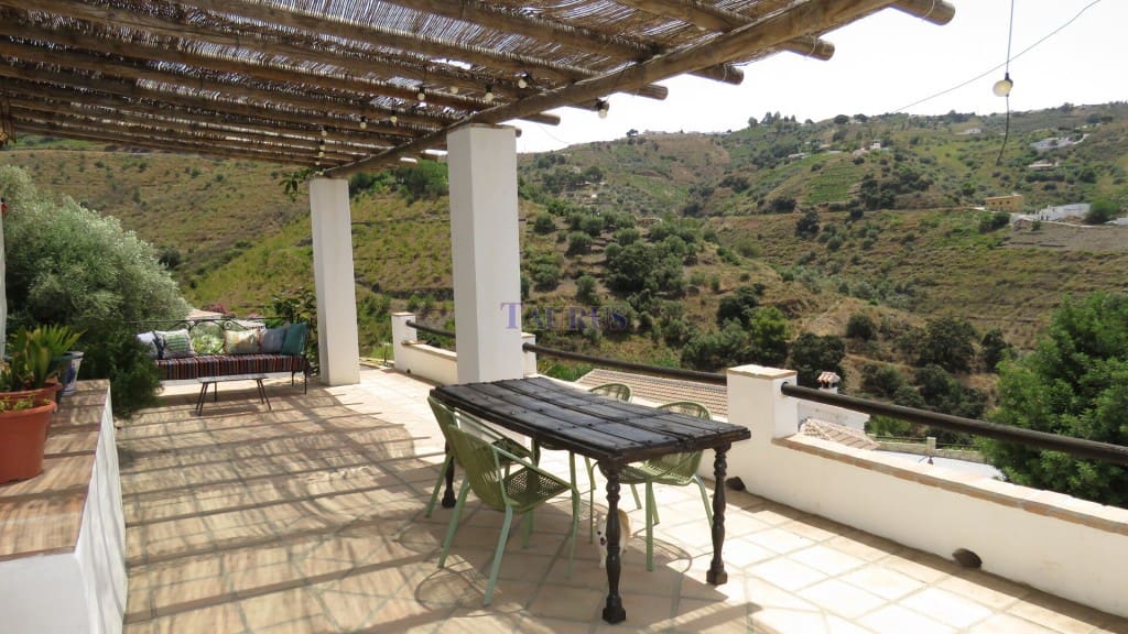 5 soveværelse Villa til salg i Competa med swimmingpool - € 399.950 (Ref: 7473599)