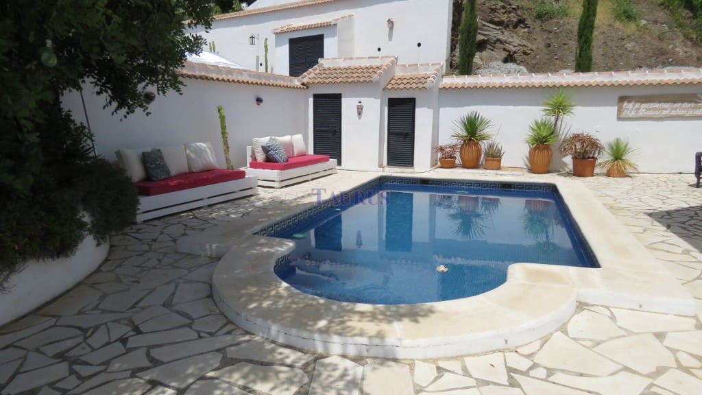 5 soveværelse Villa til salg i Competa med swimmingpool - € 399.950 (Ref: 7473599)