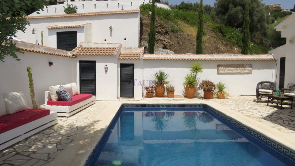 5 soveværelse Villa til salg i Competa med swimmingpool - € 399.950 (Ref: 7473599)