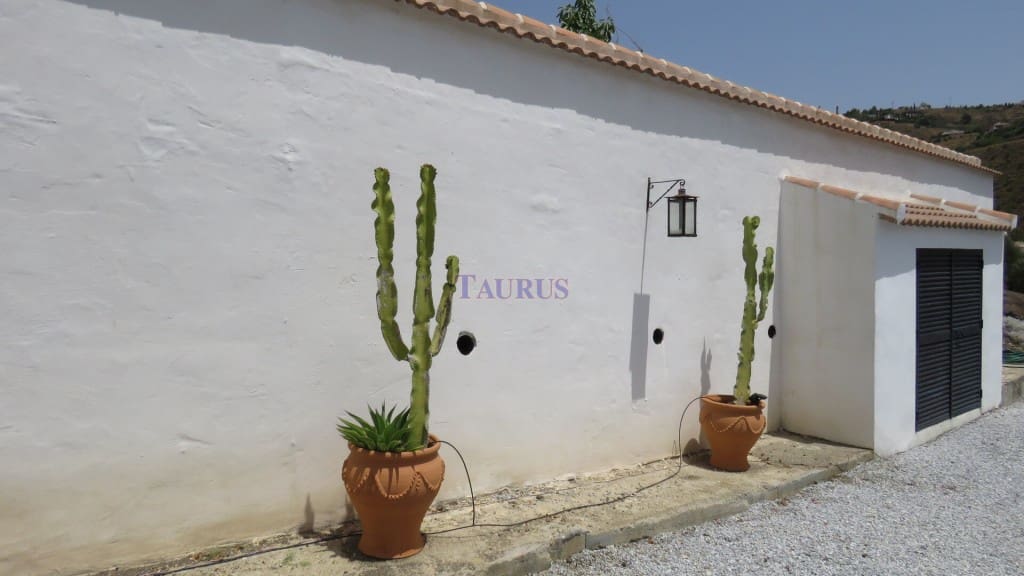 5 soveværelse Villa til salg i Competa med swimmingpool - € 399.950 (Ref: 7473599)