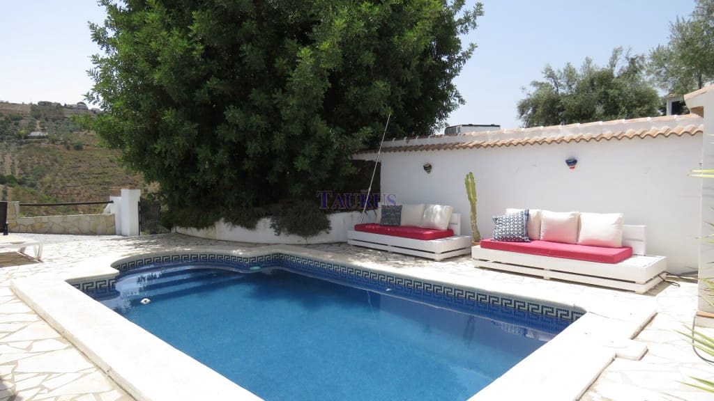 5 soveværelse Villa til salg i Competa med swimmingpool - € 399.950 (Ref: 7473599)