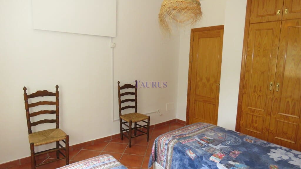 5 bedroom Villa for sale in Competa with pool - € 399,950 (Ref: 7473599)