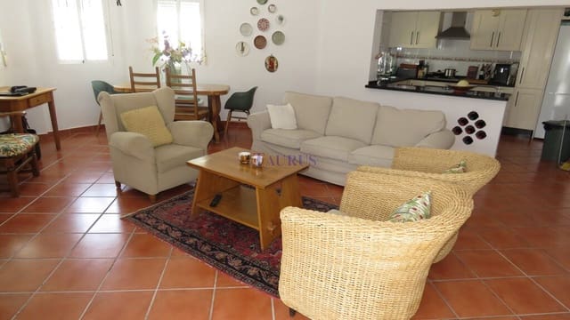 5 bedroom Villa for sale in Cómpeta with pool - € 399,950 (Ref: 7473599)