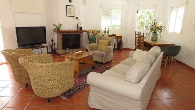 5 Zimmer Villa zu verkaufen in Cómpeta mit Pool - 399.950 € (Ref: 7473599)