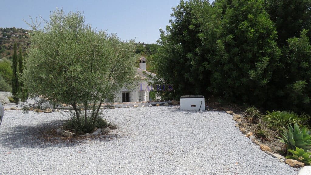 5 bedroom Villa for sale in Competa with pool - € 399,950 (Ref: 7473599)