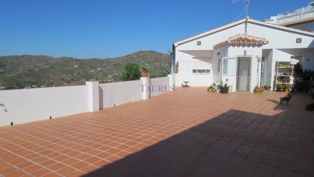 4 bedroom Townhouse for sale in Cómpeta with pool garage - € 387,000 (Ref: 7473602)