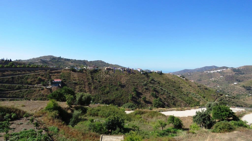 4 bedroom Townhouse for sale in Competa with pool garage - € 387,000 (Ref: 7473602)