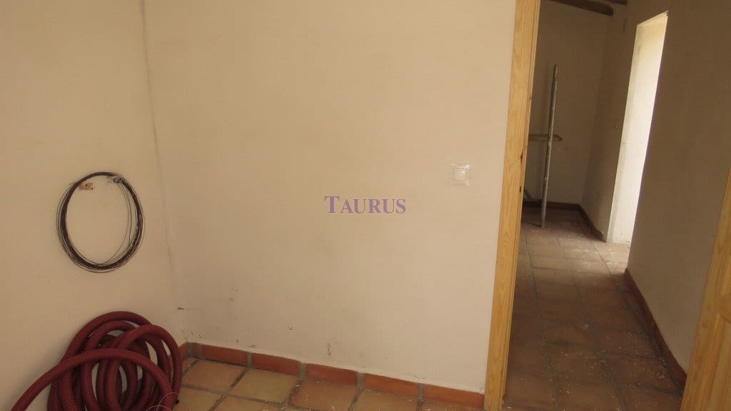 2 bedroom Finca/Country House for sale in Competa with pool garage - € 190,000 (Ref: 7473608)