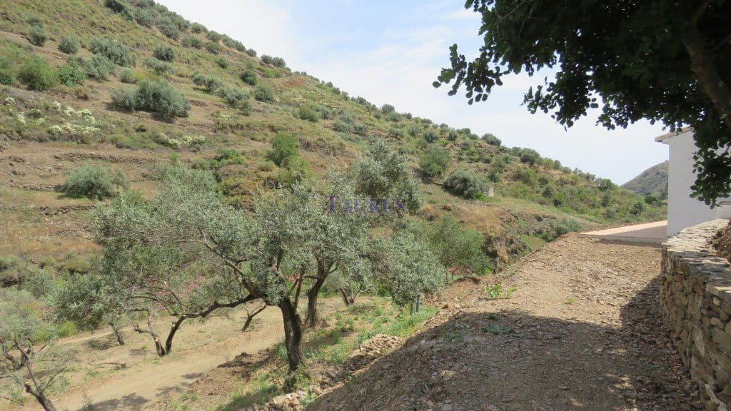 2 bedroom Finca/Country House for sale in Competa with pool garage - € 190,000 (Ref: 7473608)