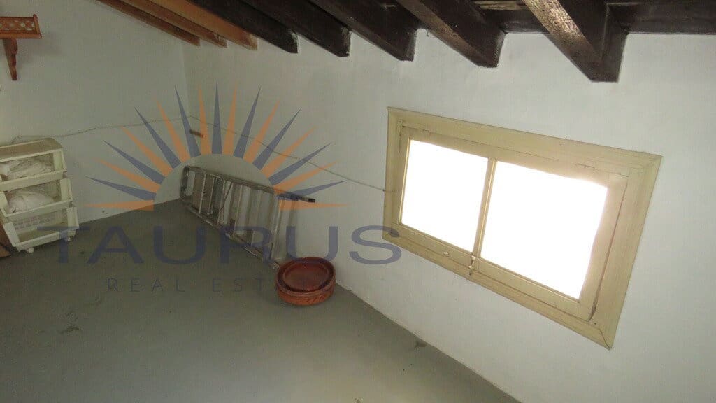 Casa de 4 habitaciones en Cómpeta en venta con garaje - 99.000 € (Ref: 7473628)