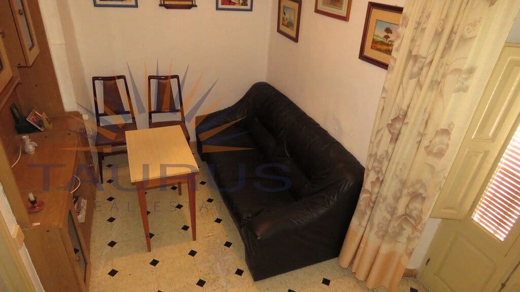 Casa de 4 habitaciones en Cómpeta en venta con garaje - 99.000 € (Ref: 7473628)