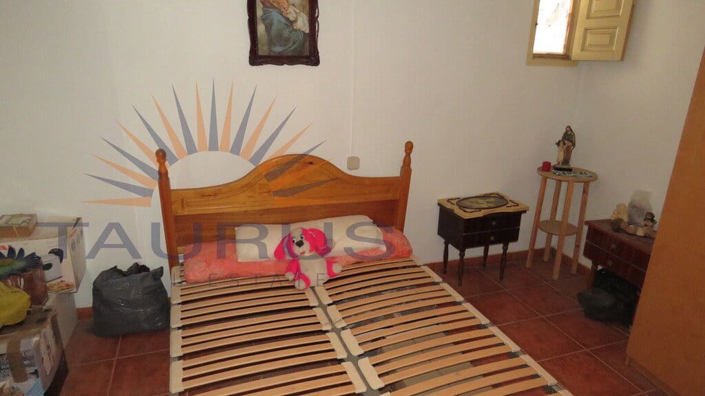 Casa de 4 habitaciones en Cómpeta en venta con garaje - 99.000 € (Ref: 7473628)