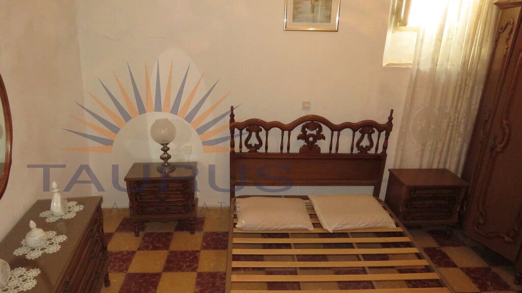 Casa de 4 habitaciones en Cómpeta en venta con garaje - 99.000 € (Ref: 7473628)