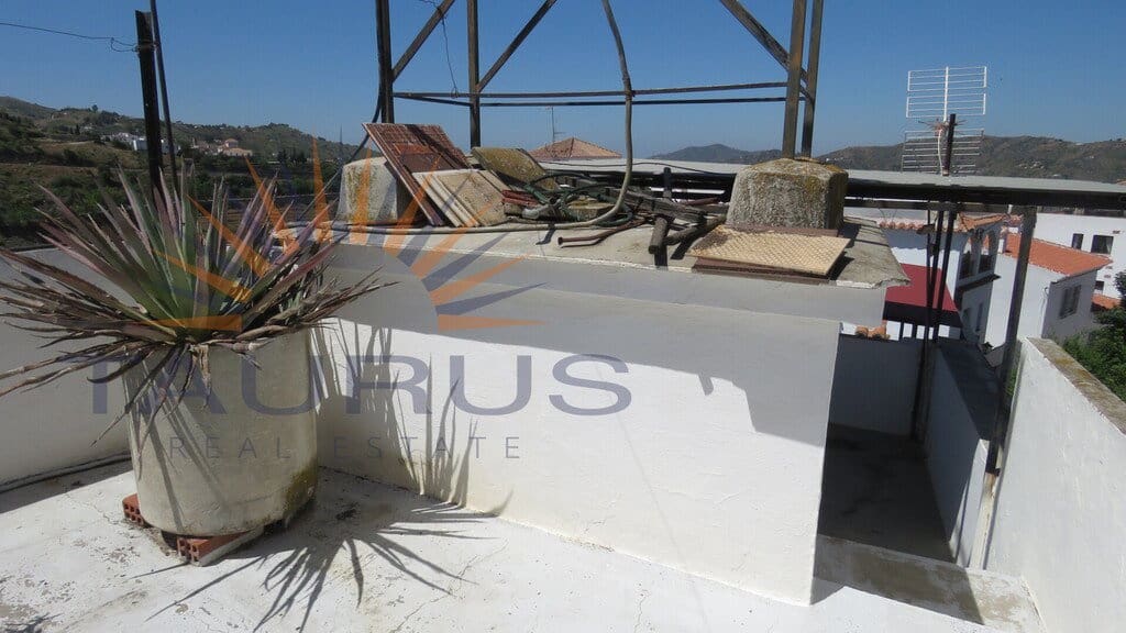 Casa de 4 habitaciones en Cómpeta en venta con garaje - 99.000 € (Ref: 7473628)
