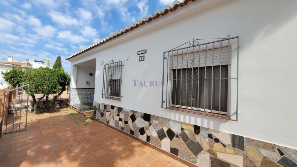 2 soverom Villa til salgs i Sayalonga - € 235 000 (Ref: 7551555)