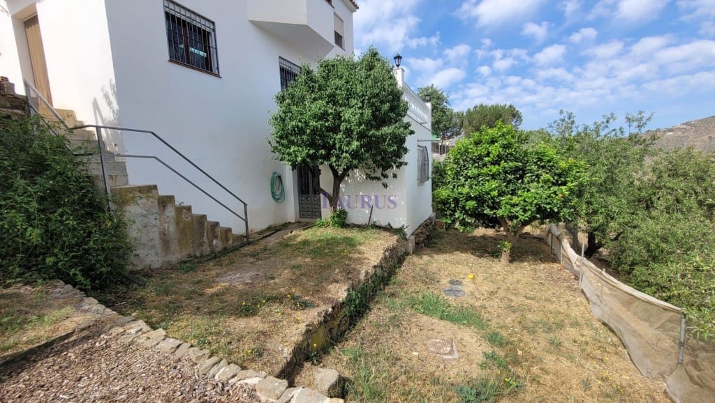 2 soverom Villa til salgs i Sayalonga - € 235 000 (Ref: 7551555)