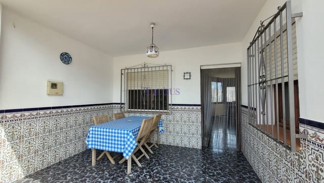 2 soveværelse Villa til salg i Sayalonga med swimmingpool - € 235.000 (Ref: 7551555)