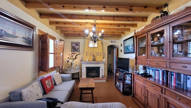 4 sovrum Villa till salu i Canillas de Albaida med pool garage - 390 000 € (Ref: 7602640)