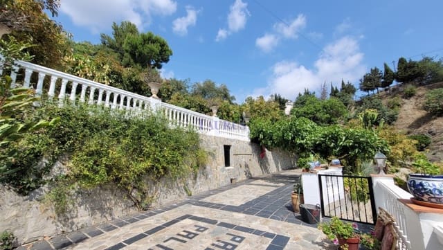 4 sovrum Villa till salu i Canillas de Albaida med pool garage - 390 000 € (Ref: 7602640)