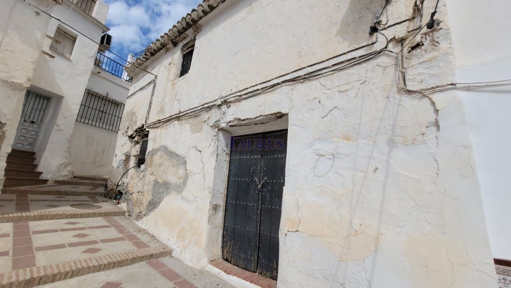 Dom na sprzedaż w Sayalonga - 67 000 € (Ref: 7695378)