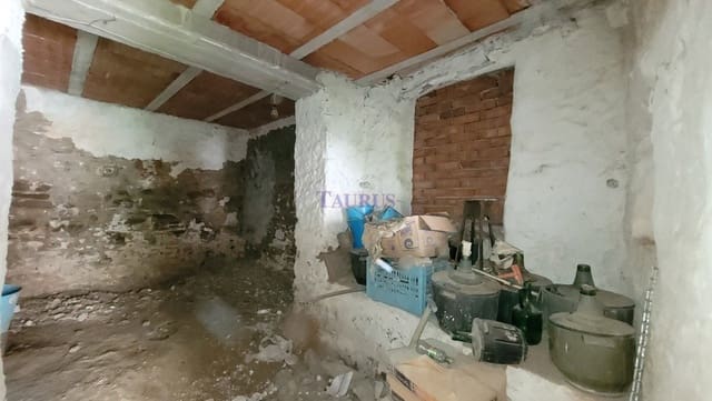 Hus till salu i Sayalonga med pool - 67 000 € (Ref: 7695378)