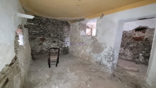 Hus till salu i Sayalonga med pool - 67 000 € (Ref: 7695378)