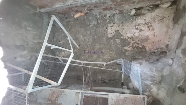 Maison de Ville à vendre à Sayalonga - 67 000 € (Ref: 7695378)