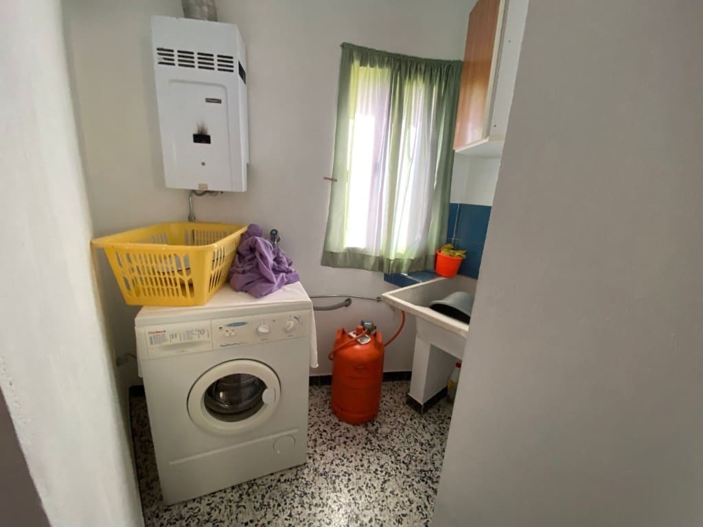 3 soverom Hus til salgs i Canillas de Albaida med garasje - € 130 000 (Ref: 7738985)