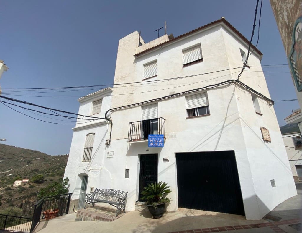 3 soverom Hus til salgs i Canillas de Albaida med garasje - € 130 000 (Ref: 7738985)