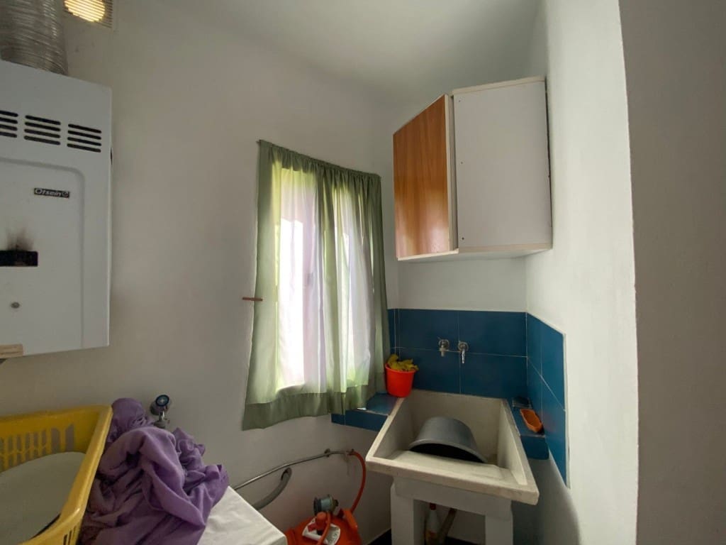 3 soverom Hus til salgs i Canillas de Albaida med garasje - € 130 000 (Ref: 7738985)