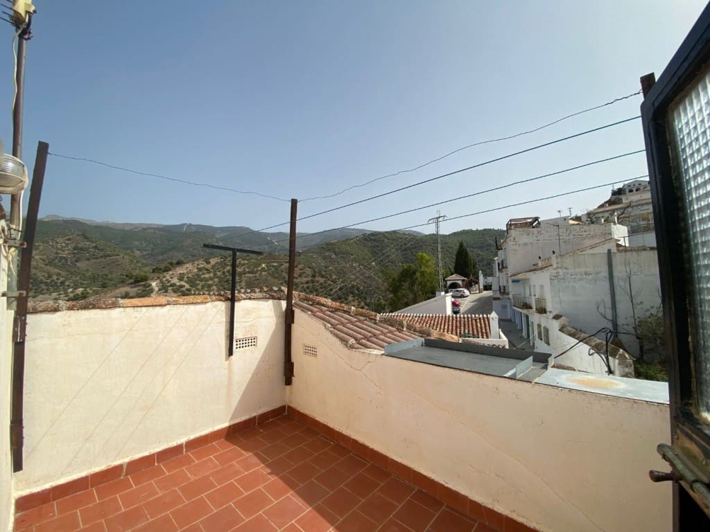 3 soverom Hus til salgs i Canillas de Albaida med garasje - € 130 000 (Ref: 7738985)