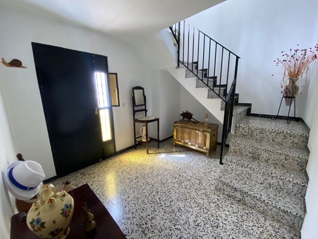 3 slaapkamer Huis te koop in Canillas de Albaida met garage - € 130.000 (Ref: 7738985)