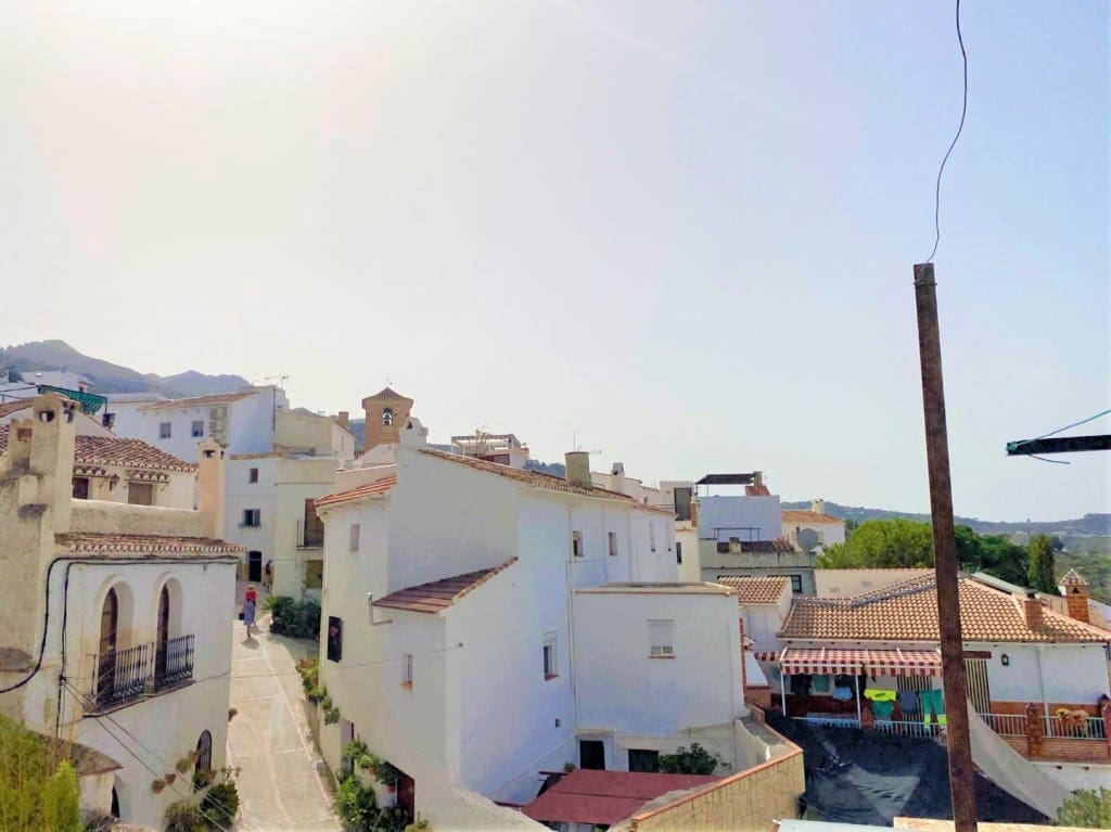 3 soverom Hus til salgs i Canillas de Albaida med garasje - € 130 000 (Ref: 7738985)