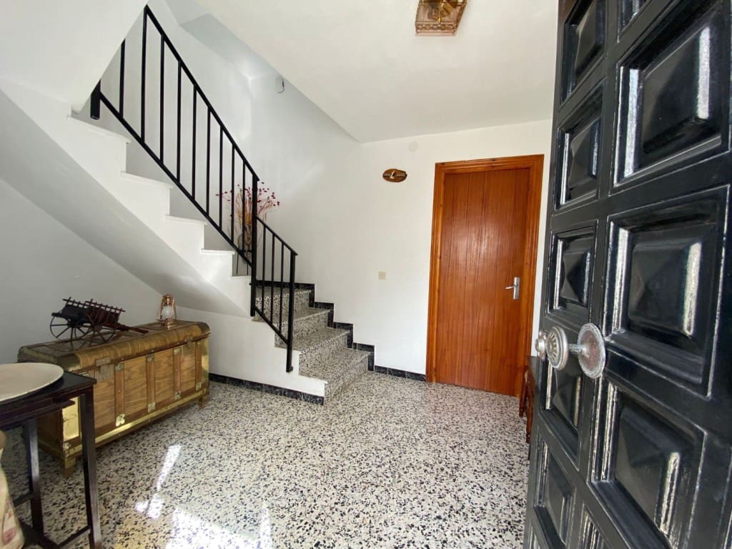 3 soverom Hus til salgs i Canillas de Albaida med garasje - € 130 000 (Ref: 7738985)