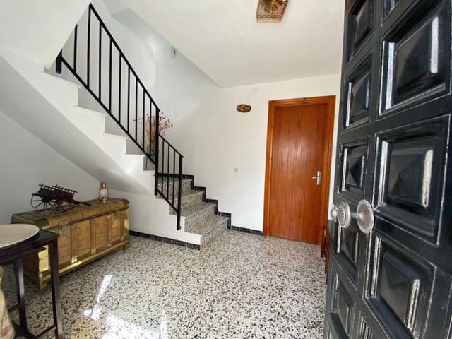 3 slaapkamer Huis te koop in Canillas de Albaida met garage - € 130.000 (Ref: 7738985)