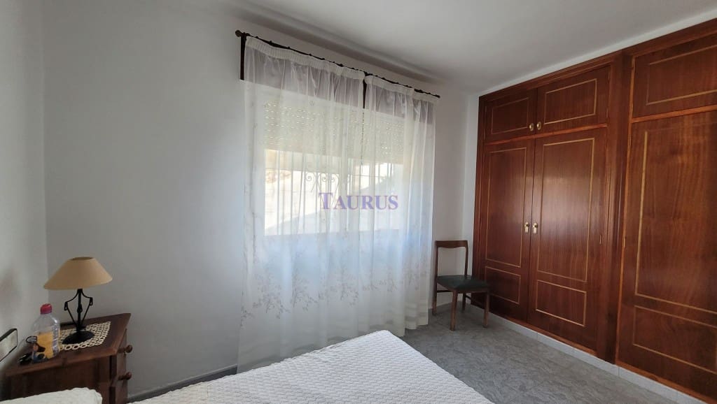 3 soveværelse Byhus til salg i Canillas de Albaida med garage - € 108.000 (Ref: 7743165)