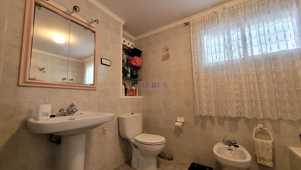 3 soveværelse Byhus til salg i Canillas de Albaida med garage - € 108.000 (Ref: 7743165)