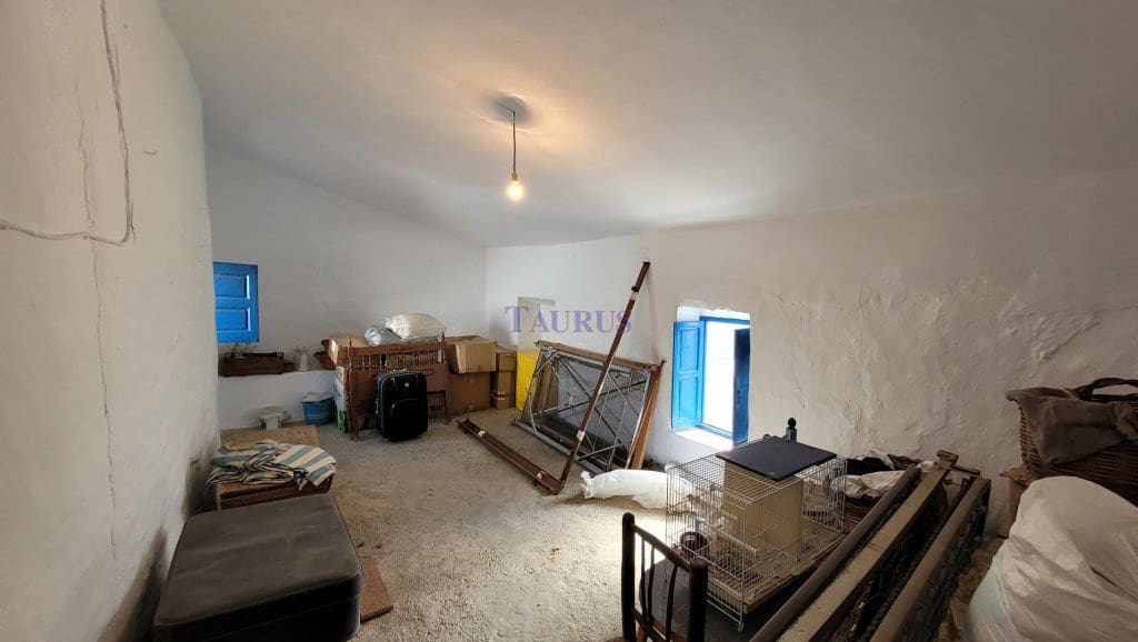 4 bedroom Townhouse for sale in Sayalonga with pool - € 83,000 (Ref: 7797547)