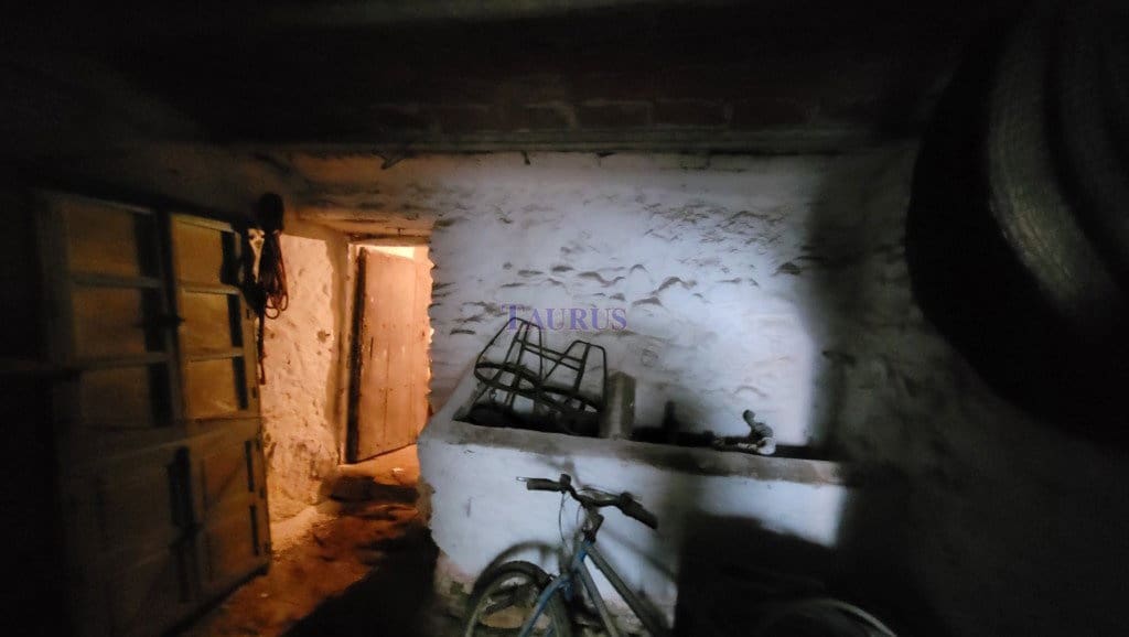 4 bedroom Townhouse for sale in Sayalonga with pool - € 83,000 (Ref: 7797547)