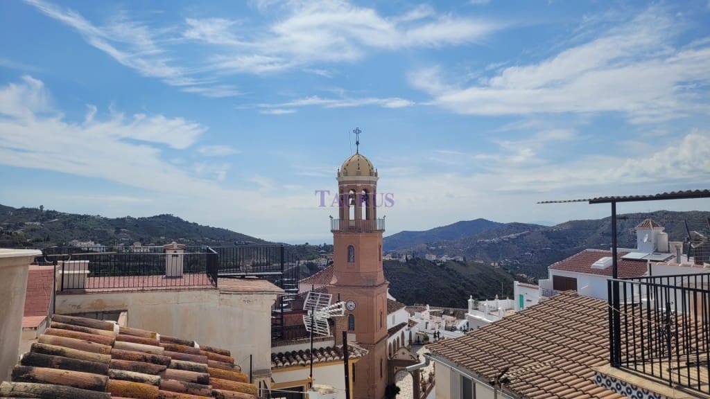 5 soveværelse Byhus til salg i Competa - € 180.000 (Ref: 7807586)